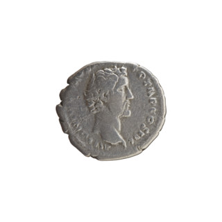 Denarius of Antoninus Pius (86–161; Roman emperor 138–161), issued 140–144. Obverse: head of