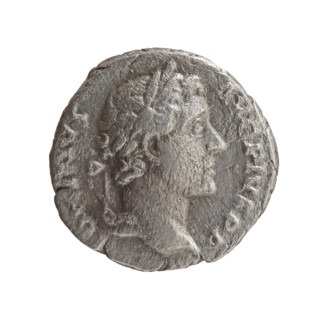 Denarius, Antoninus Pius (86–161; Roman emperor 138–161). Obverse: head of Antoninus Pius in a