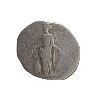 Denarius, Antoninus Pius (86–161; Roman emperor 138–161), issuer. Obverse: head of the emperor in a