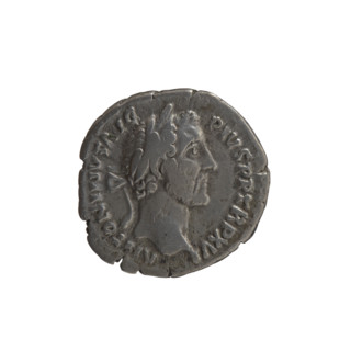 Denarius of Antoninus Pius (86–161; Roman emperor 138–161). Obverse: head of Antoninus Pius in a