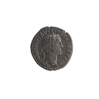 Denarius, Antoninus Pius (86–161; Roman emperor 138–161), issuer. Obverse: head of the emperor in a