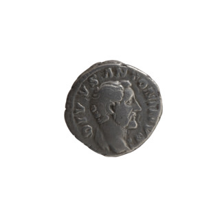 Denarius, posthumous issues: Antoninus Pius (86–161; Roman emperor 138–161), Lucius Verus (130–169;