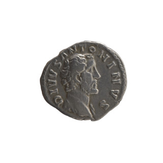 Denarius of Lucius Verus (issuer) and Marcus Aurelius (issuer); posthumous depiction of Antoninus