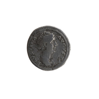 Denarius of Faustina the Elder (98–141), wife of Antoninus Pius (86–161). Obverse: bust of Faustina