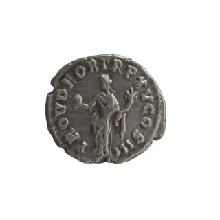 Denarius of Marcus Aurelius (121–180; Roman emperor 161–180). Obverse: head of Marcus Aurelius with