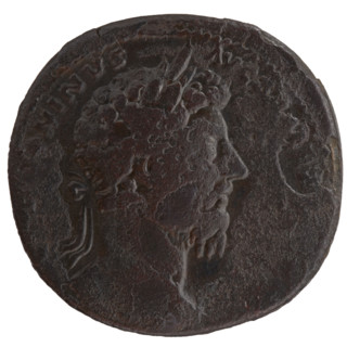 Sestertius of Marcus Aurelius (121–180; Roman emperor 161–180). Obverse: Head of Marcus Aurelius