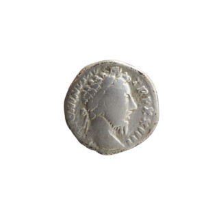 Denarius of Marcus Aurelius (121–180; Roman emperor 161–180). Obverse: Head of Marcus Aurelius in a