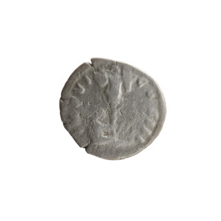 Denarius of Marcus Aurelius (121–180), Roman emperor 161–180. Obverse: head of Marcus Aurelius with