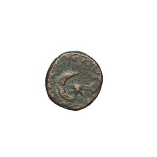 Bronze coin of Phraates IV (37–2 BC). Obverse: diademed head of Phraates IV facing left. Reverse: