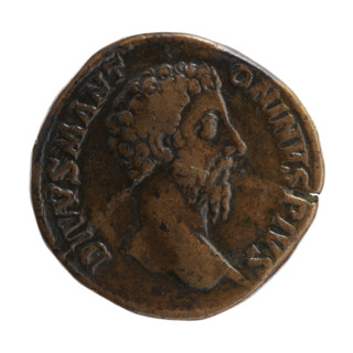 Sestertius, Marcus Aurelius (121–180, Roman emperor 161–180), posthumously issued; issuer: Commodus