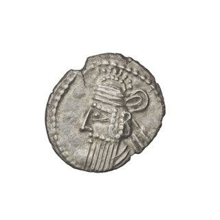 drachma, Vologases III (105–147); Arsakes I (King of Parthians; ca. 247–217 BC) — iconography: bows