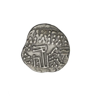 Drachma of Artabanos IV (king of Parthia; 213–224 AD). Obverse: bust of Artabanos IV wearing a