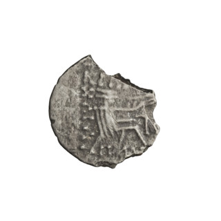 Drachma of Artabanos IV (king of Parthia; 213–224 AD). Obverse: bust of Artabanos IV wearing a