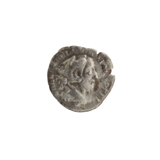 Denarius of Commodus (reigned 177–192). Obverse: head of Commodus in laurel wreath facing right,
