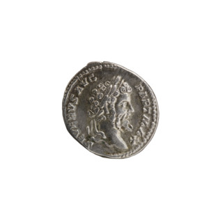 Denarius; Roman deities; Victoria; Septimius Severus (Roman emperor, 146–211) — iconography.