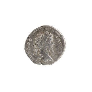 Denarius; Roman deities; Victoria; Septimius Severus (Roman emperor, 146–211) — iconography.