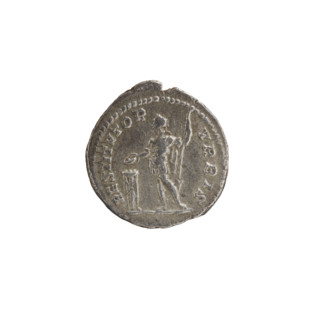 Denarius, emperor standing in front of a tripod; Septimius Severus (Roman Emperor, 146–211) —