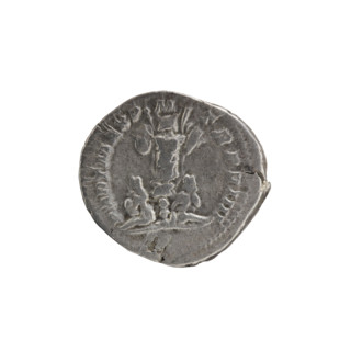 Denarius, silver coin depicting trophies and prisoners; Emperor Septimius Severus (146–211).