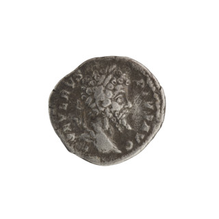 Denarius of Septimius Severus (Roman emperor, 146–211). Obverse: head of Septimius Severus in a