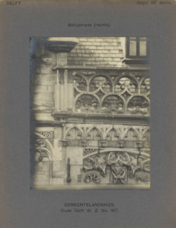 Gemeentelandshuis. Oude Delft WZ No. 167. Balustrade (right), Façade with decorations and a