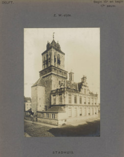 View of the town hall in Delft, Town Hall. SW side, photograph, inscription: 'Delft. Early 15th and