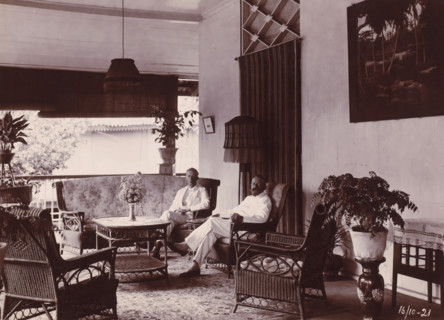 Directors of the Grotius Contracting Company, Oceaanhaven Belawan, photograph, Interior of a house