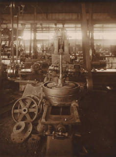 Milling machine, photograph, The first straight gear milling machine from ca. 1916. Part of the