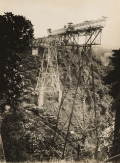 Railway bridge over the Ci Somang under construction, album page, photograph, Album page with a