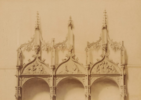 Details of the three stone seats in the Kloosterkerk Ter Apel, photograph, annotation: 'Ter Apel,