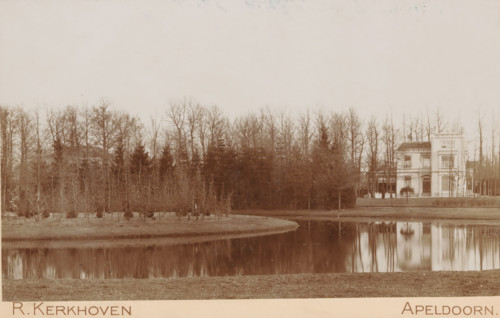 Oranjepark, Oranjepark in Apeldoorn, cabinet photograph, stamp: 'AF van Wieringen, Boek-, Muziek-,