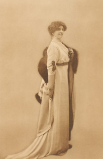 Portrait of Anna de Savornin Lohman, photomechanical print, annotation: 'Mevrouw, A. de Savornin -,
