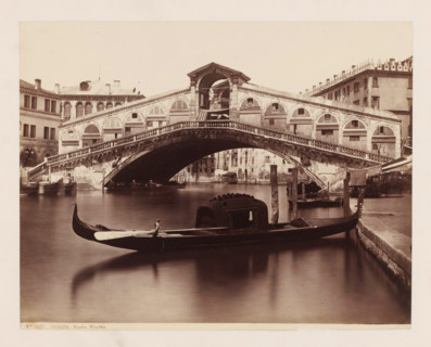 Venezia. Ponte Rialto, View of the Ponte Rialto in Venice, Italy, photograph, collector's mark: