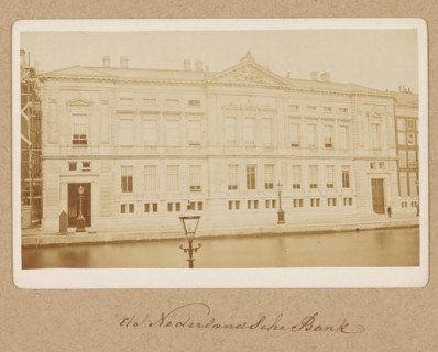 Façade of Oude Turfmarkt 127 in Amsterdam, former De Nederlandsche Bank, photograph, annotation: