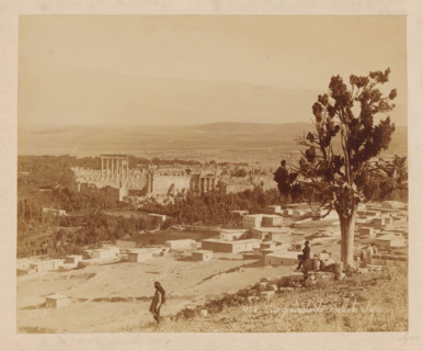 View of Baalbek, Vue générale de Balbek. Syrie., photograph, name: 'JAG DE LEUR Représentant