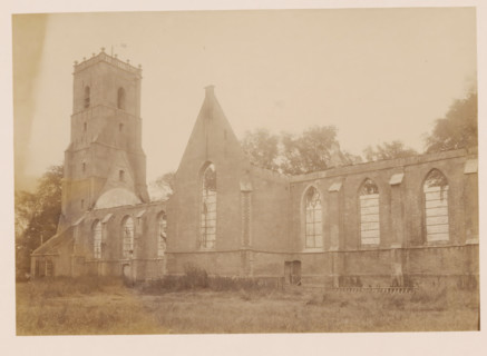 View of the Reformed Church in Middelharnis after the fire, photograph, annotation: 'Church of the