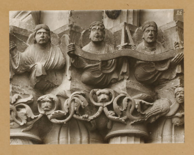 Marienpforte, left. Chapter zone middle from north-east., Detail of a capital of the Gnadenpforte