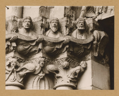 Marienpforte, left. Capital zone Right front, Detail of a capital of the Gnadenpforte in Bamberg