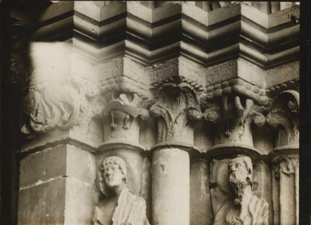 Detail of the Fürstenportal in Bamberg Cathedral, Fürstentor, Kapitelle r. über 1.2.v.NO., album