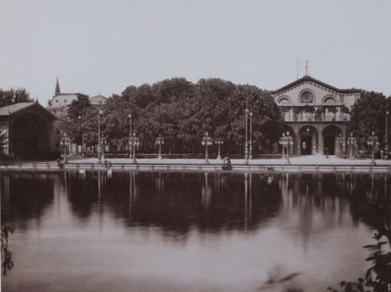 Kurgarten, Wiesbaden, Germany, photograph, Germany., inscription: '3. Wiesbaden, Kurgarten.', c.