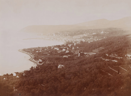 View from the Col de Poggio over the bay of San Remo, Italy, photograph, San Remo (Italian: