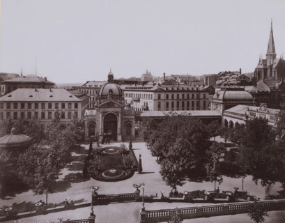 Kochbrunnen, Wiesbaden, Germany, photograph, View from above of a park and a Neoclassical building