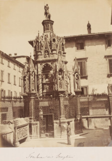 Tomb of the Scagliari family, Italy, photograph, Tomb in the city, with an ornately decorated fence