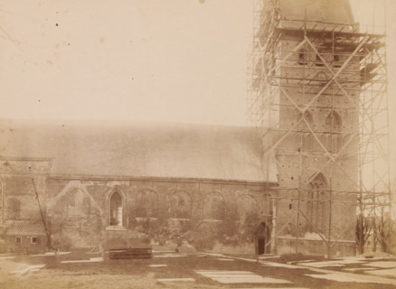 North side of the St. Vitus Church in Stiens, during restoration work, photograph, annotation: 'Ned
