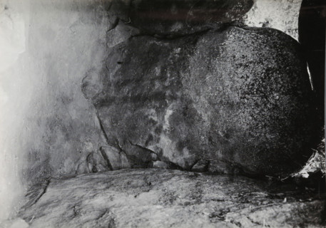Keystone of the Kerguntuil dolmen, Trégastel, photograph, inscription: 'right - the keystone of the