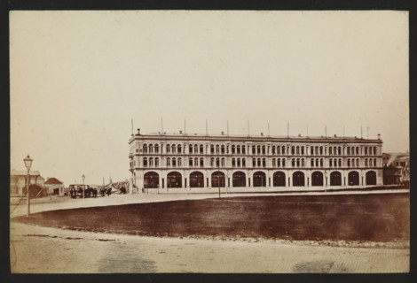 Side facade of a building in Scheveningen, photograph, inscription: 'CP Wollrabe sen, The plate