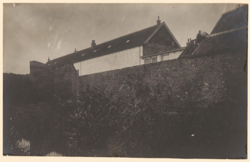 Part of the city wall of Harderwijk, photograph, annotation: 'g, Harderwijk', annotation: 'City