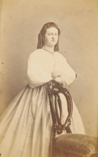 Portrait of an unknown woman from the Marmelstein family, photograph, carte-de-visite, inscription: