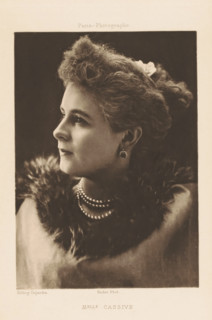 Melle Cassive, Portrait of Armande Cassive, page, photomechanical print, photographer: Félix Nadar,
