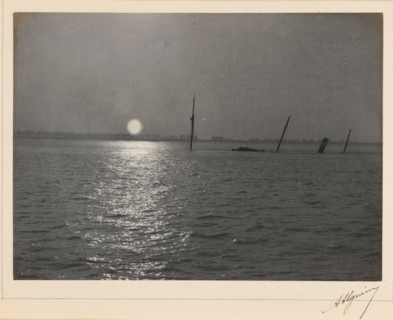 View of a sinking ship with a setting or rising sun, photograph, page, signature: 'Algrain',