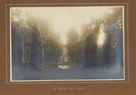 View of trees surrounding a body of water, Le Bassin des Dames, photograph, page, photographer: